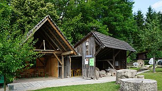 Arbeits- und Gartenhütte.jpg