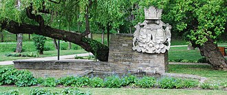 GuentherZ 2011-05-14 0068 Horn Pragerstrasse Kriegerdenkmal mit Wappen.jpg