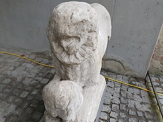 Römerzeitliches Museum Löwe 3.jpg