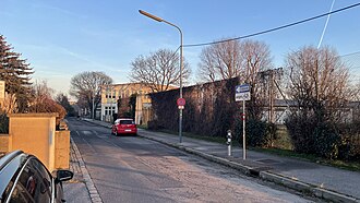 Blick von Luckenschwemmgasse kommend (im Hintergund die Volksschule Stammersdorf)