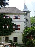 Schloss Feldegg - Südostseite mit Turm.jpg
