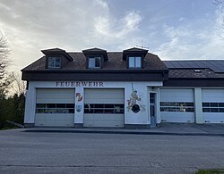 Feuerwehrhaus Hochneukirchen.jpg