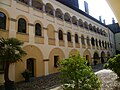 Schloss Starhemberg (Innenhof-1).jpg